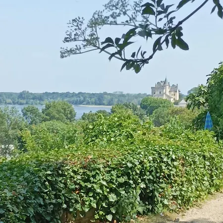 Des Perreyeurs - Maison Troglodyte Avec Vue Sur Loire Дом отдыха