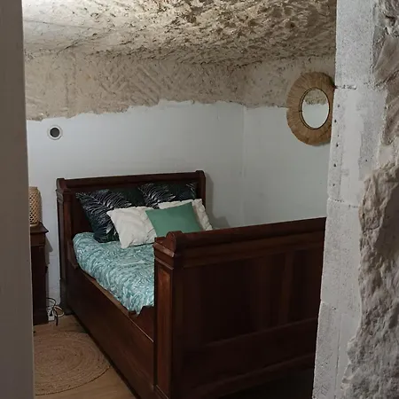 Des Perreyeurs - Maison Troglodyte Avec Vue Sur Loire