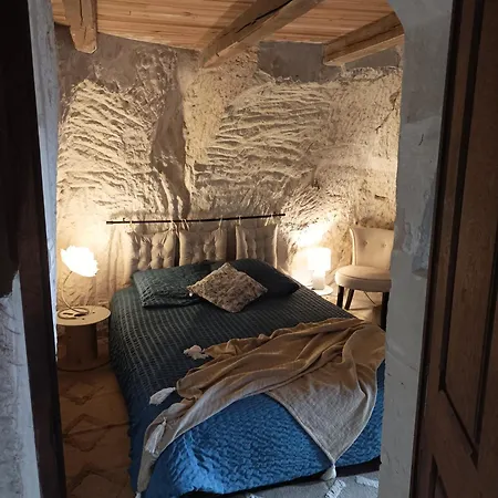 Des Perreyeurs - Maison Troglodyte Avec Vue Sur Loire *