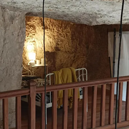 Des Perreyeurs - Maison Troglodyte Avec Vue Sur Loire