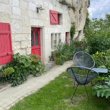 Des Perreyeurs - Maison Troglodyte Avec Vue Sur Loire 度假居