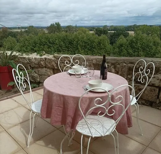 Des Perreyeurs - Maison Troglodyte Avec Vue Sur Loire