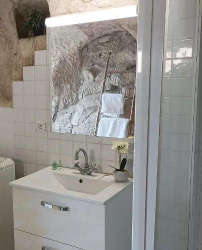 Des Perreyeurs - Maison Troglodyte Avec Vue Sur Loire بيت للعطل