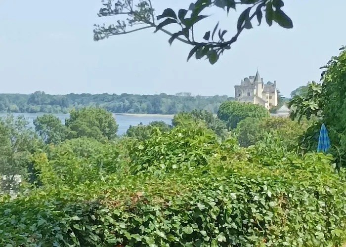 Des Perreyeurs - Maison Troglodyte Avec Vue Sur Loire بيت للعطل