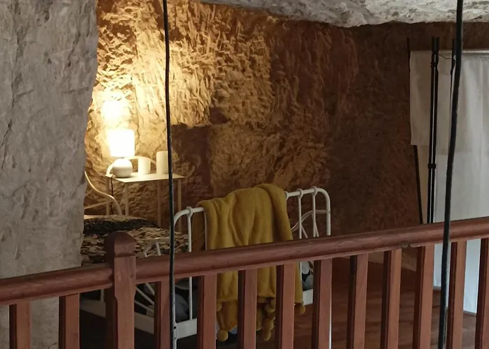 Des Perreyeurs - Maison Troglodyte Avec Vue Sur Loire