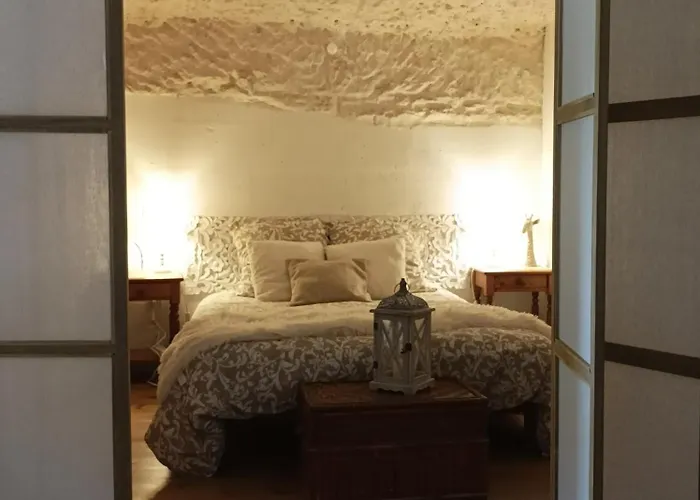 Des Perreyeurs - Maison Troglodyte Avec Vue Sur Loire بيت للعطل *